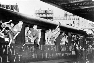 2.WK., SS-Freiwillige Franzîsische verlassen paris