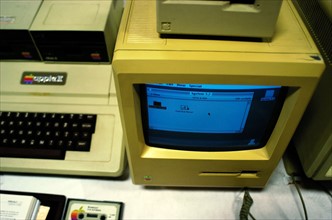 Deutschland, Bayern, Muenchen, Vintage Computer Festival Europe  - Historischer Apple-Computer auf der Vintage-Computer-Messe