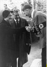 Adolf Hitler, la Duchesse et le Duc de Windsor