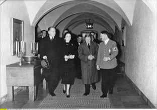 Adolf Hitler, la Duchesse et le Duc de Windsor