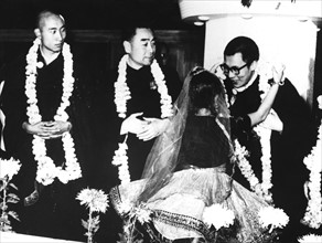 Der Dalai Lama (*06.07.1935-, rechts)  Der Dalai Lama waehrend eines Besuches in Indien zusammen