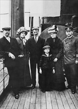 Robert Edwin Peary - mit Ehefrau und Kindern an Bord eines Schiffes