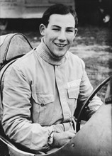 Moss, Stirling *17.09.1929-
Autorennfahrer, GB

- Portrait am Steuer seines Rennwagens

- 1951