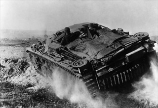 StuG III Ausführung ("version" ou "Ausf.), le blindé à tout faire de la Wehrmacht
Ici en opération