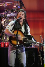Springsteen, Bruce - Rockmusiker, USA/ Auftritt mit The Seeger Sessions Band