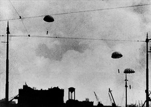 Invasion of the Netherlands: dropping supply goods for the German parachuters positioned near Rotterdam