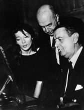 Juliette Gréco, Otto Preminger et Georges Auric, 1957