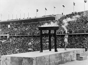 Olympische Spiele 1936 in Berlin - Eroeffnungsfeier, Fackellaeufer Schilgen
