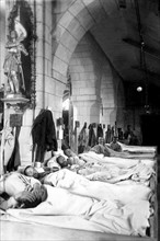 Soldats allemands blessés, dans la nef de l'église de Chavignon