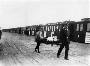 1.Weltkrieg: Deutscher Lazarettzug im Bahnhof von Lida (Weissrussland)