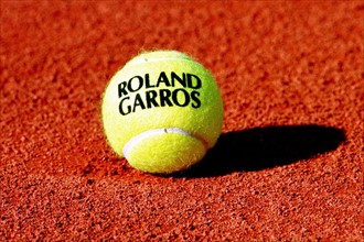 Balle de tennis à Roland Garros