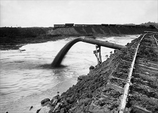 Panama-Kanal, Gatun-Staudamm im Bau, um 1913