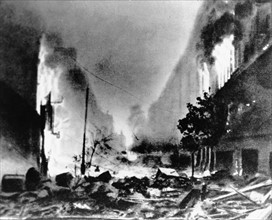 Warschauer Aufstand: Brennende Marschallstrasse (
