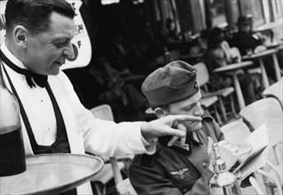 2.WK, Frankreich, dtsch Besatzung 1941 - Paris