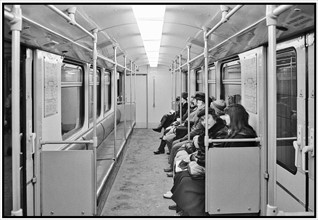 DDR, Berlin - Menschen in der U-Bahn