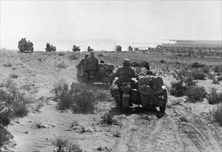 2.WW,North Africa , war theater (Africa campaign) , german africa corps Feb.41-May43:
First offensive of Rommel: motorcyclists (Kradschuetzen) on a advance into the desert. 
End of May 1941