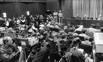 Conférence de presse avant la chute du mur de Berlin, 1989