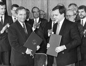 Signature du traité de réunification RFA-RDA, 1990