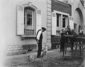 Troubetzkoy, Paul - Prince of Russia, sculptor
full length outside his studio, sculpting some small works
- Photographer: Henri Manuel
- 1902


Vintage property of ullstein bild