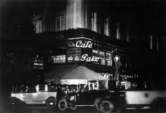 Paris - The 'Cafe de la Paix' at night......