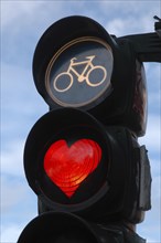 Bicycle traffic light with heart
