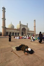 Indian pilgrims in front of the Jama Masjid Mosque