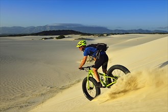 Cycling tour with fatbikes at Die Plaat Beach