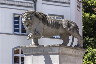 Lion sculpture by sculptor Peter Lenk