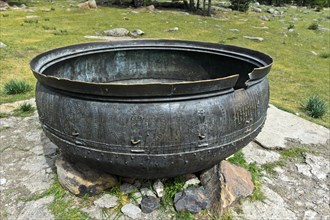 Bronze cooking kettle for 1000 persons in Manzushir Monastery