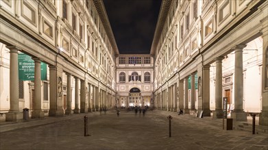 Uffizi Gallery at night