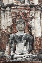 Buddha statue in Wat Maha Tat