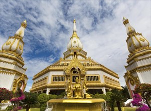 Gilded fountain in front of the 101m high Phra Maha Chedi Chai Mongkhon Pagoda