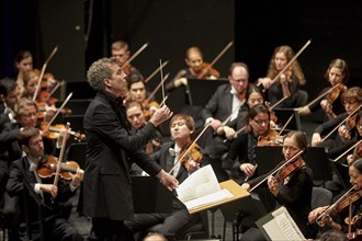 Conductor Dirk Kaftan with Beethoven Orchestra Bonn