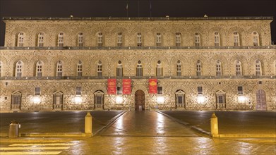 Palazzo Pitti at night