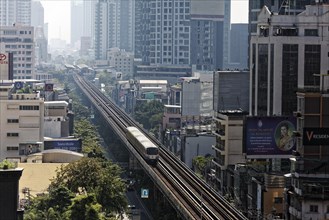 BTS Skytrain route in the Sukhumvit Road with station Phrom Pong