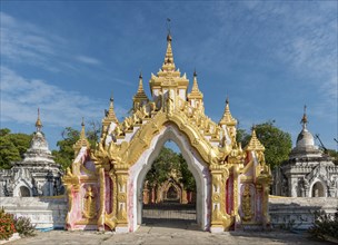 Kuthodaw Pagoda