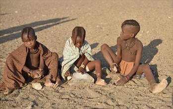 Himbamadchen grind grain