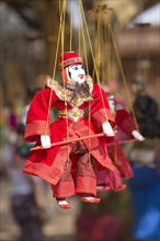 Marionetts as souvenir at Htilominlo temple
