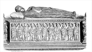 The marble sarcophagus from the VII. In Campo Santo to Pisa