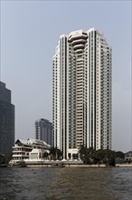 The Peninsula Hotel on the Mae Nam Chao Phraya River