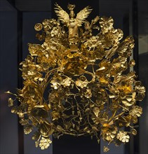 Wreath of death made of gold and glass from antiquity