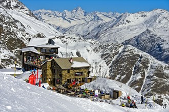 Mountain lodge Langfluh in winter