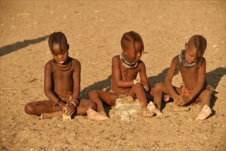 Himbamadchen grind grain