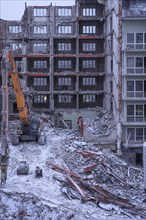 Demolition of the administrative building of the former main post office
