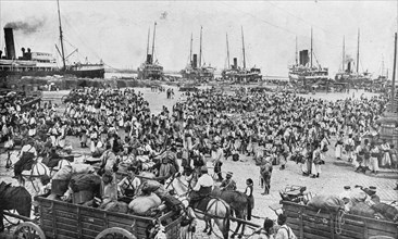 Algerian soldiers embarking in Alger for France on 10 August 1914