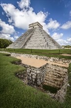 Pyramid El Castillo