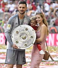 Goalkeeper Sven Ulreich FC Bayern Munich with his wife Lisa