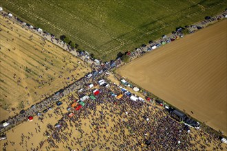 Many people on large-scale demonstration against the clearing of the Hambach forest