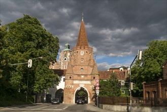 Landmark Kreuztor and Liebfrauenmunster