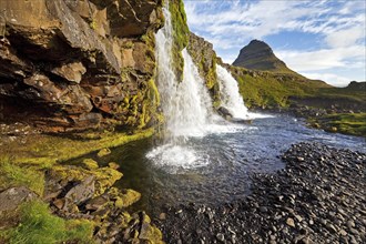 Kirkjufellsfoss Waterfall and Mount Kirkjufell